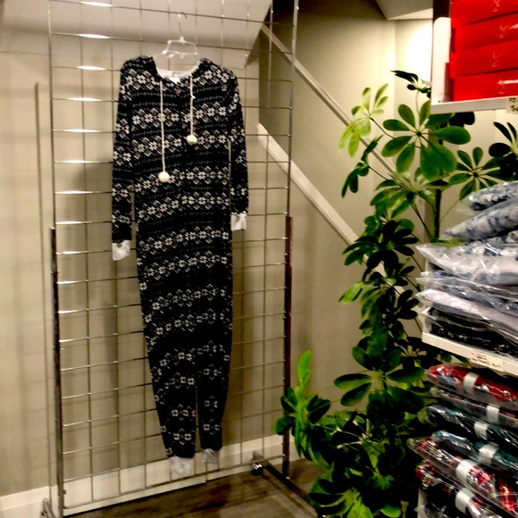 Women’s Long Sleeve onesie - Picture 1 of 3